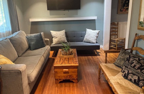Catskill House | Soothing getaway farmhouse in Leeds near Hudson, Grace’s cafe, the creek, HITS.
