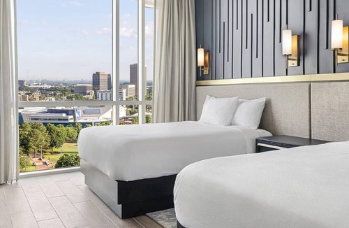 Fairlie-Poplar Historic District Resort | Southern Style in the heart of Downtown Atlanta