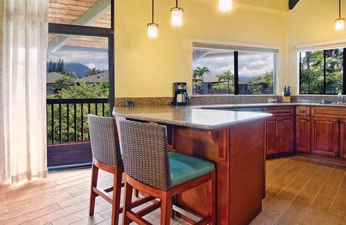 Kaiulani Condo | Spacious 2BR/2BA Condo Villa