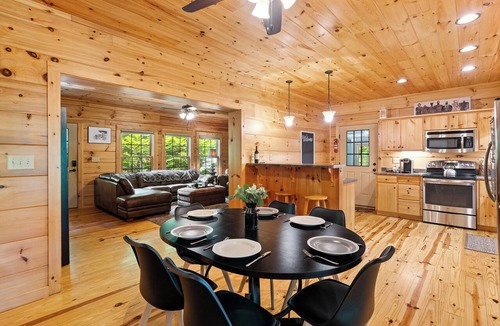 Pisgah Forest Cabin | Spacious 5-bedroom cabin in beautiful Pisgah Forest with Game Room!