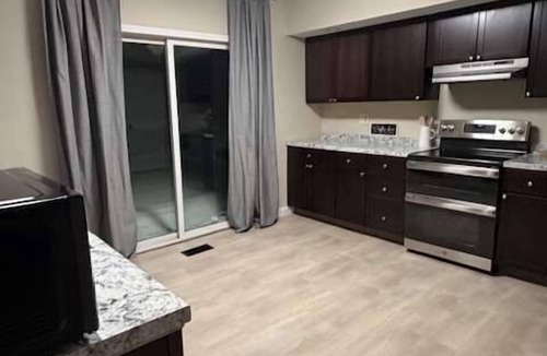 Eastside House | Spacious 5 Bedroom Home Near Syracuse University