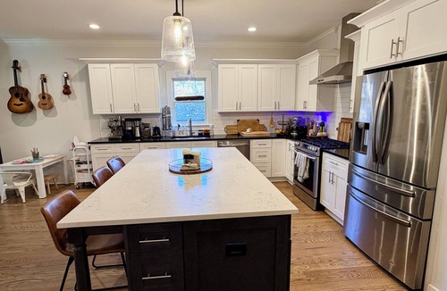 Westview House | Spacious 5-Bedroom Home in the heart of Atlanta; Near MBS Stadium, Beltline