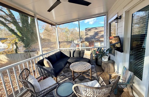 Westview House | Spacious 5-Bedroom Home in the heart of Atlanta; Near MBS Stadium, Beltline