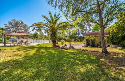 Coconut Creek House | Spacious 6-bedroom house in beautiful Coconut Creek with AC
