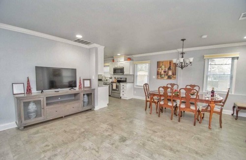 Collier Heights House | Spacious 7BR Retreat – Near Downtown & Six Flag7