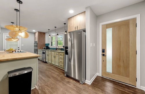 Church Street House | Spacious and Charming 5-bedroom House with Modern Amenities in Atlanta