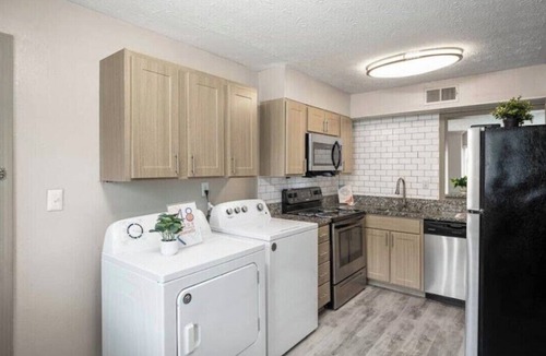 Sandy Springs Apartment | Spacious & comfort 1bedroom apartment with balcony