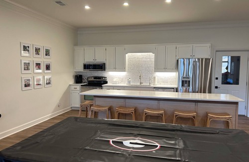 Greensboro House | Spacious, fully renovated lakefront home on 1.87 acres in Reynolds Lake Oconee