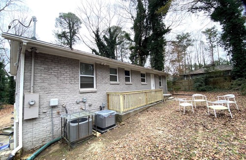 Atlanta House | Spacious Home - 3BD/2BA on a Hill near Dwntwn ATL with FREE PARKING+in-unit W/D