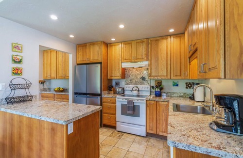 Princeville Condo | Spacious Home Great for Large Groups - Walk to Beaches/Groceries/Shopping