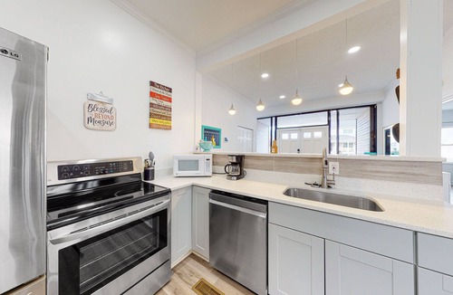North Ocean City House | Spacious Newly Updated Home w/Free WiFi, Private Washer/Dryer, Large Deck