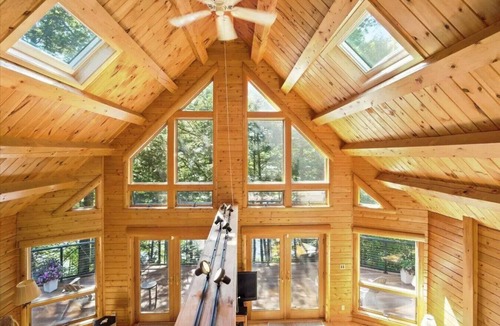 Wayne House | Spacious Waterfront Log Home on Huge Lake in Private Cove: Host Weddings