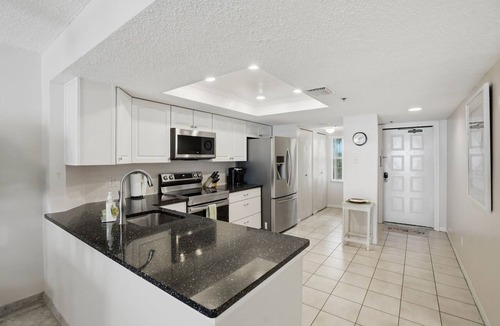 Indian Rocks Beach Condo | Special Aug 29-Sept 5, 2026 - IRB Direct Beach Front Corner Condo