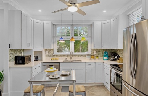 Bahama Village House | Special Summer Rates! *GARDEN OF EMMA* Pool + Last Key White Glove Service.