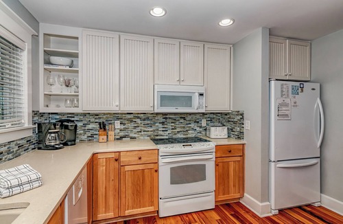 Keepers Landing House | Spectacular Rental in Cape Fear Station! Access to both clubs; large screened in porch