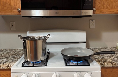 North Brookhaven House | Spend the Holidays in Atlanta!