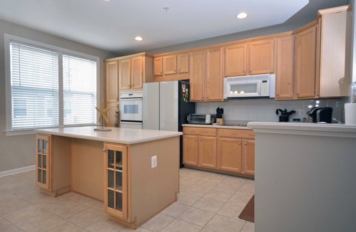 Sunset Island House | Splendid Luxury 5 Bedroom Townhouse with WiFi In Gated Community On Bayside With Indoor/Outdoor Pools, Private Beaches, Restaurant, And More Just Ten Minutes From Beach!