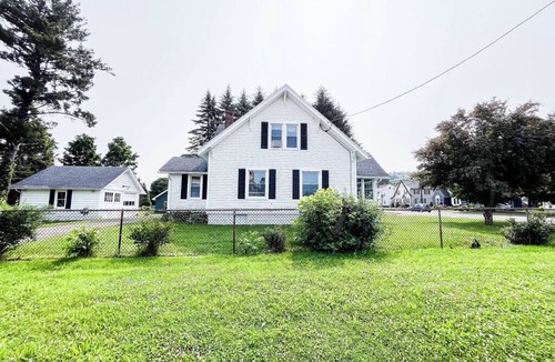 Endicott House | Steps from En-Joie Golf - 3BR Bungalow, Pet-Friendly w/AC & WiFi