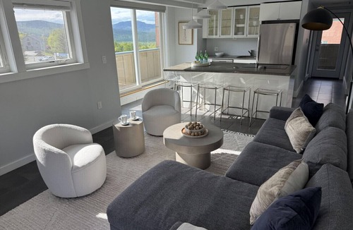Carrabassett Valley Condo | Steps to Lifts! Upscale Village Condo