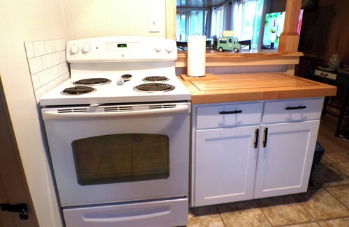 Harrison Cottage | 'Still Waters' Lakefront 3-bedroom cottage in Harrison, Michigan