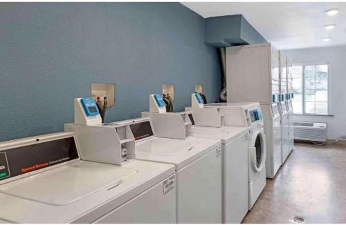 Pelham Hotel | Studio 6 Extended Stay Birmingham Pelham AL