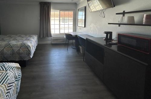 Northwest Anaheim Hotel | Studio 6 Suites Buena Park CA Anahiem Near Maingate Knotts