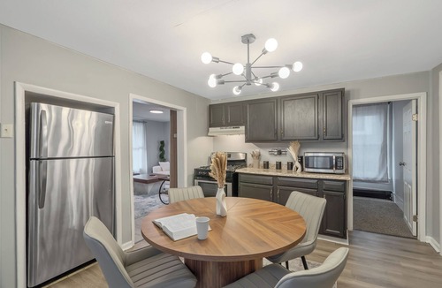 Westside Apartment | Stylish 2BR Syracuse Stay, Near Zoo, Museums and Downtown
