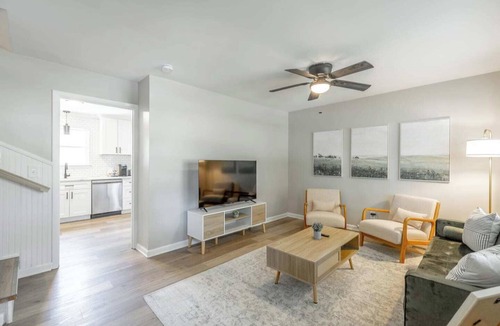 East Brainerd House | Stylish Group Getaway