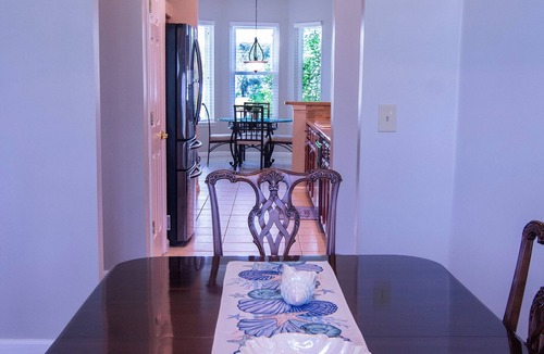 Sandalwood House | Stylish lake front retreat. Short drive to Beach, shopping, downtown, Mayo!