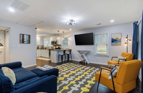Roswell House | Stylish Retreat w/Fire Pit & Porch