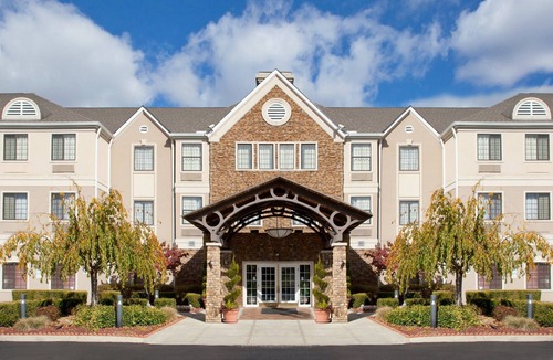 East Point Apartment | Suite Near ATL | Free Breakfast, Shared BBQ Area, 24h Business Center!