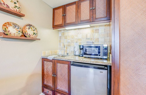 Wailua Apartment | Summer Special Rates*Escape to Kauai | Top Floor Oceanview Studio | Sleeps 2