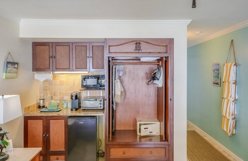 Wailua Apartment | Summer Specials | Surf's Up! | Prime Ocean Front Studio with AC