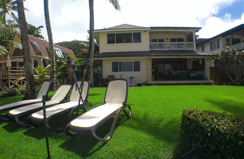 Pupukea House | SUNSET BEACH FRONT LUXURY RENTAL WITH A/C & 72 JET JACUZI