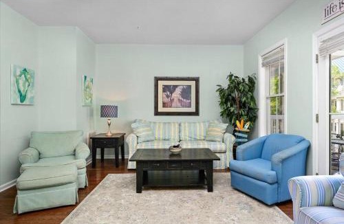 Sunset Island House | Sunset Island Waterfront 4 Bedroom Townhome with Many Amenities!