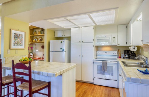 Princeville Condo | Super Homey & Comfortable Townhouse - Walk to Shops/Dining/Great Beaches