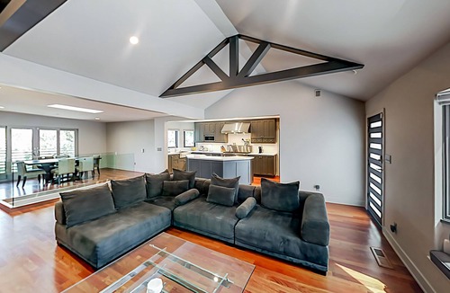 Studio City House | Superb SoCal living - lush paradise, heated pool & spa, walk to Ventura Blvd