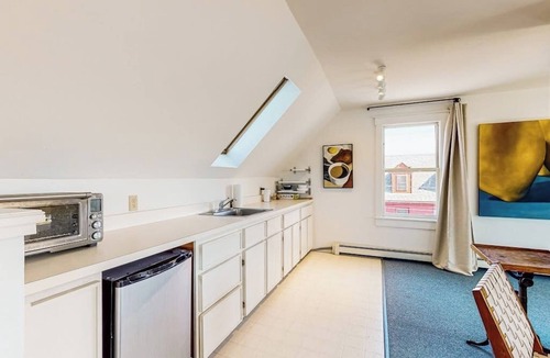 Wiscasset House | Sweeping Sheepscot River views in newly renovated 200 year old Wiscasset home