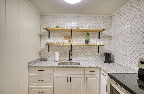 Covington House | The Bohemian- 1/2 mi from the Covington Square