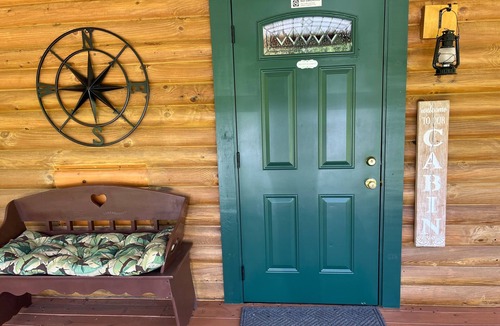 Fort White Cabin | The Cabin at Oakwood Acres in Fort White, newly renovated