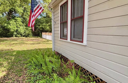 High Springs House | The Cottage at High Springs - Historic 1940s Cottage Near Downtown & Springs