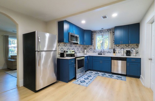 Lithonia House | The Crestwood - 3BR/2BA Ranch Home - 25 Min to Atlanta - WIFI - Sleeps 6