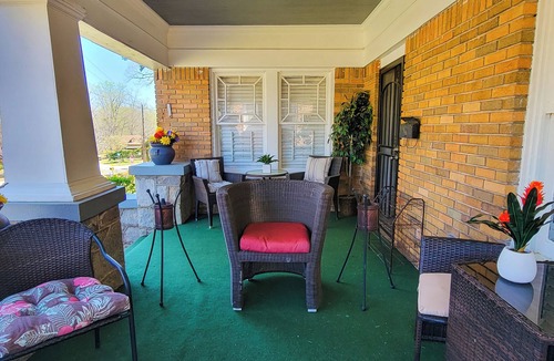 Atlanta Cottage | THE GEORGIA ROSE - A southern charm, with lots of character!