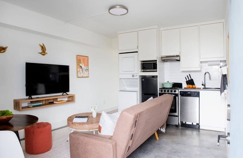 Virginia Highland Apartment | THE MANDO, walkable to PonceCityMarket