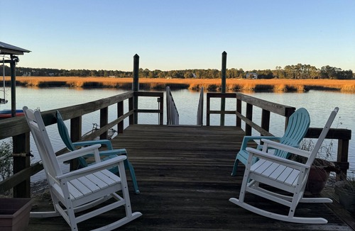 Midway House | THE RIVERSIDE RETREAT - 30 minutes from SAVANNAH GA- FLOAT/BOAT/RINSE/REPEAT
