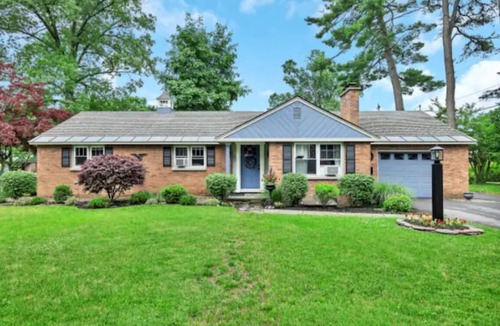 Saratoga Springs Apartment | The Saratoga Hideaway|Gazebo|Short Walk to Track