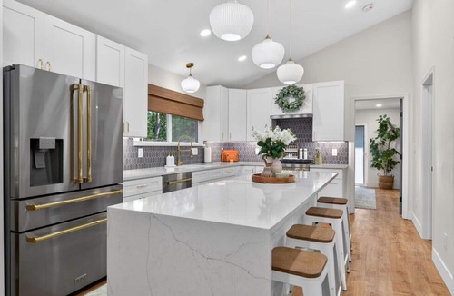 St. Charles House | The Stadium by Mercer Stays | Private 2.2Acre Sports Estate for Teams & Families