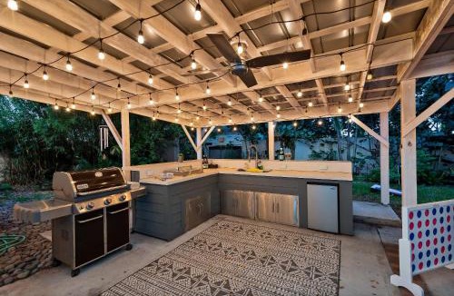 Fairvilla House | Tiny home w outdoor kitchen & free Wi Fi