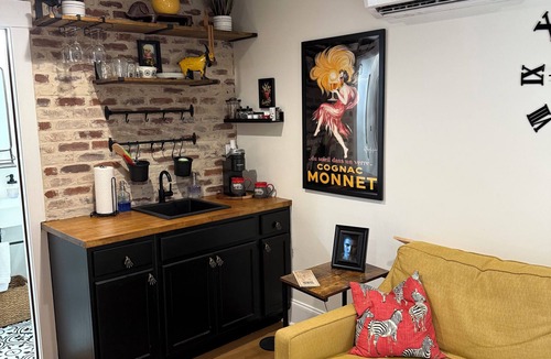 Covington Cottage | TINY WONDER guesthouse near town square