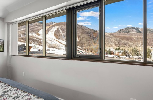 North Park City Condo | Top-Floor 2-Story Condo: Located at PCMR Base, Sleeps 10, Private Hot Tub